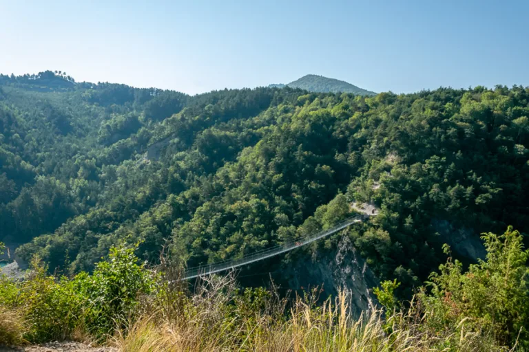 Panorama sur la passerelle himalayenne de l'Ebron - idéee rando