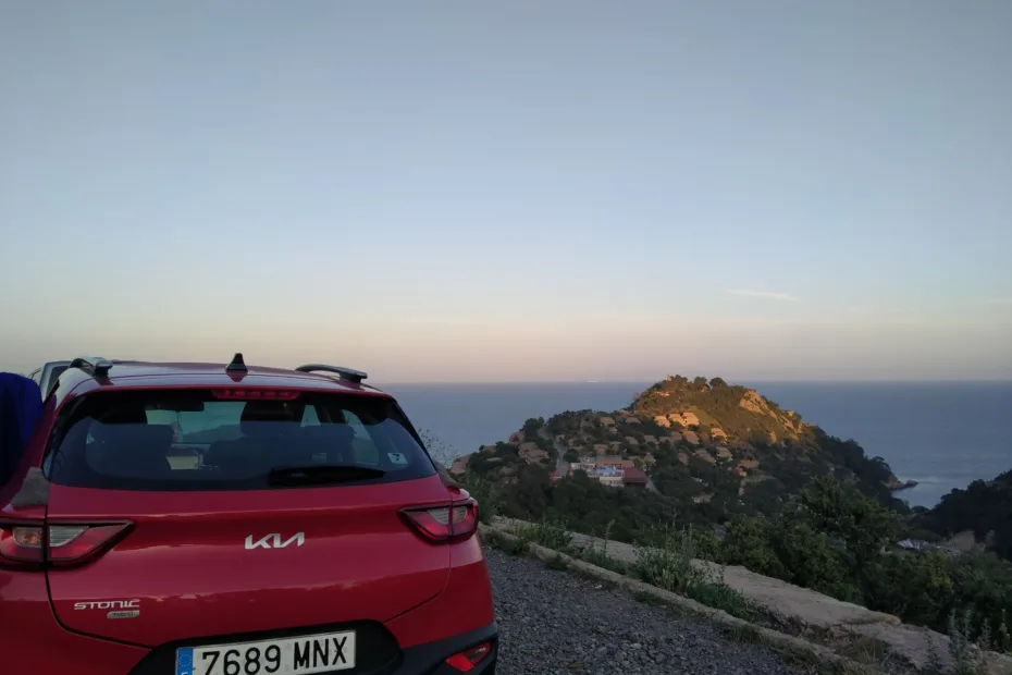Dormir dans une voiture de location, c'est autorisé ?