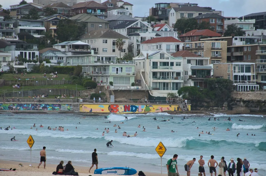 Plage de Bondi Beach - lieu a visiter a Sydney